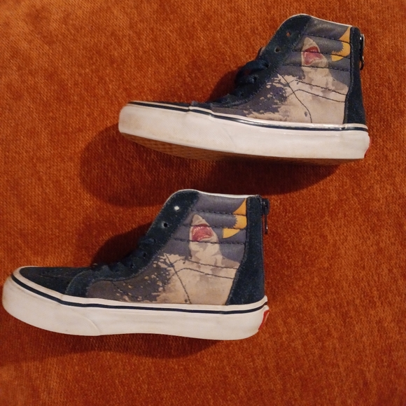 Vans Shark High Tops • Kids 11.5 • Back To School - Picture 2 of 9